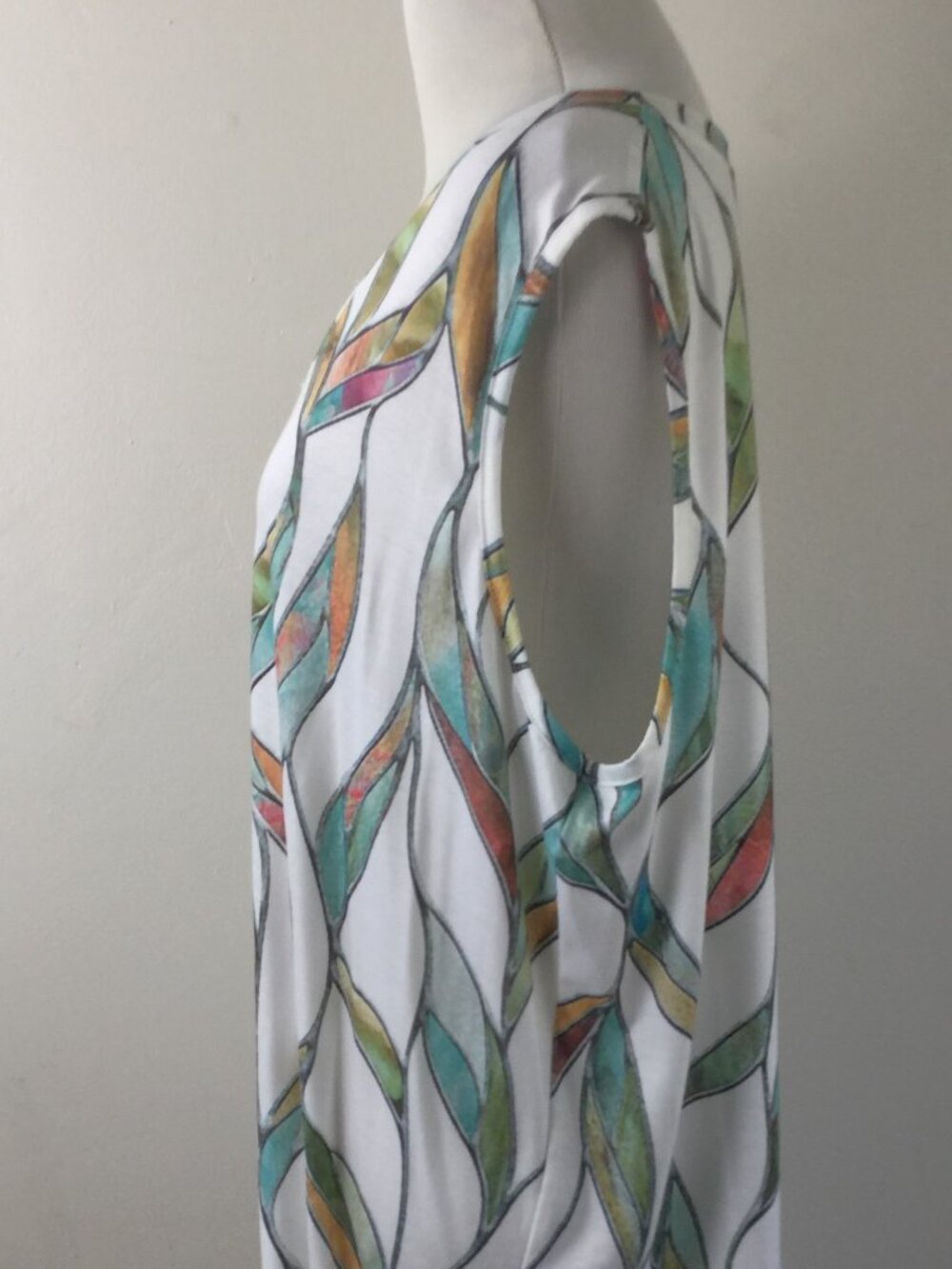 Sleeveless Top xl - Picture 3 of 5